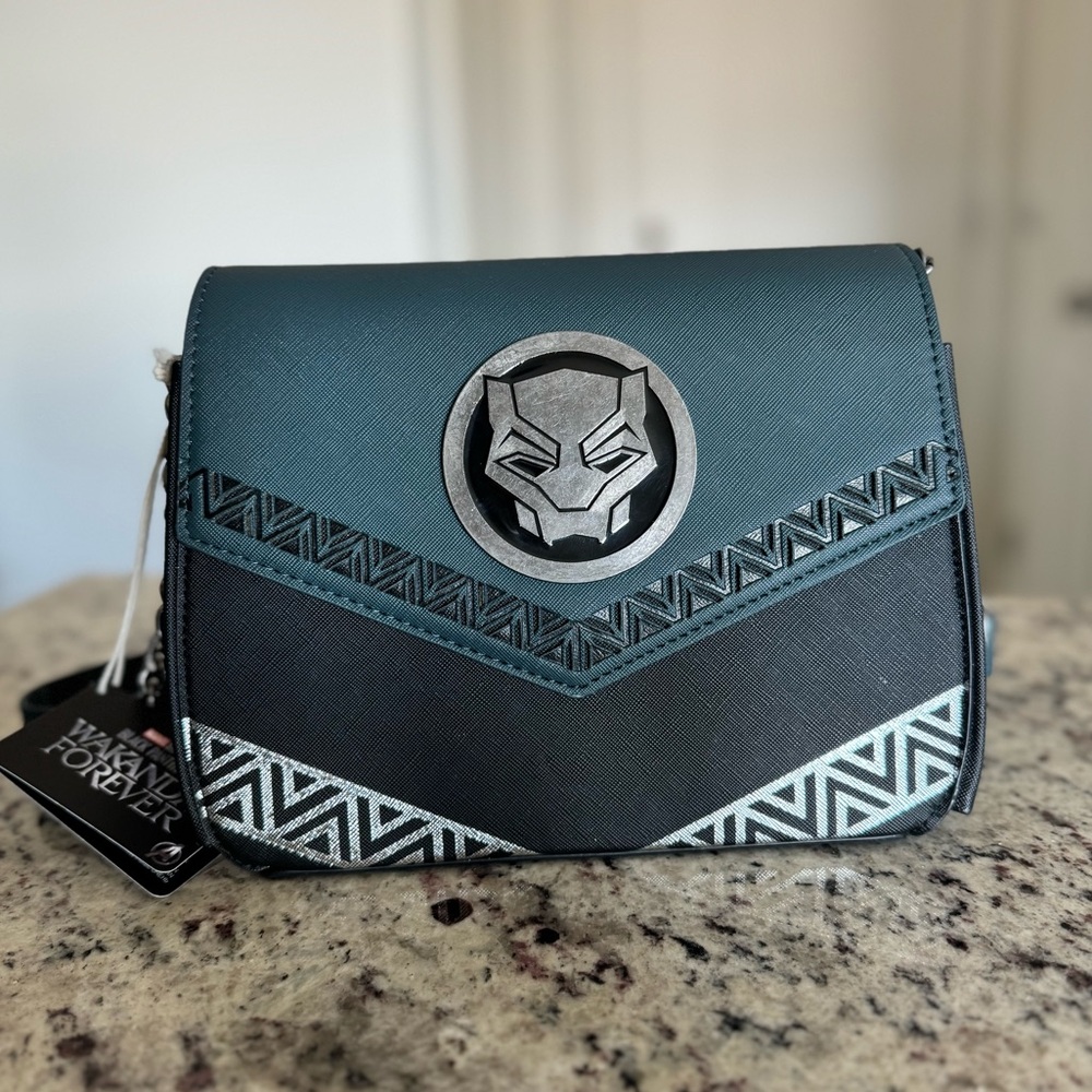 *NWT* Loungefly Marvel Black Panther Wakanda Forever Crossbody Bag